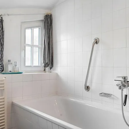 Yachthafenblick Nr 5 * Sellin (Rugen)